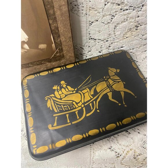 Vintage Nut House Tin Box 1940s – Sleigh Scene | “8 Variety Box” Van Missouri | - Picture 1 of 5